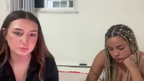 starqueenieee online show from 21, 9, 2025