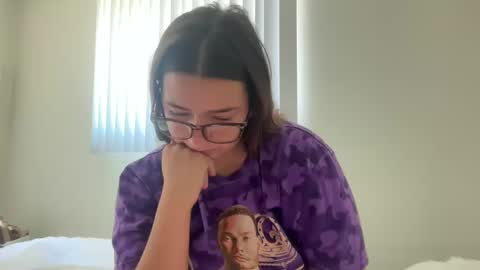 starqueenieee online show from 8, 10, 2025