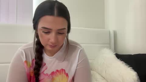 starqueenieee online show from 12, 11, 2025