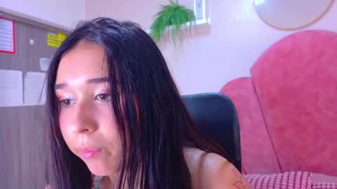 M O O N  online show from 25, 6, 2026
