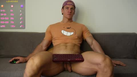 Snapshot of steevemuscle chatting on 13, 5, 2026 Steeve online show from 13, 5, 2026