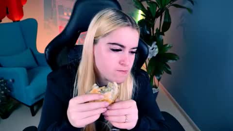 stef_nicks online show from 19, 9, 2025