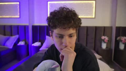 Esrefan online show from 21, 4, 2026