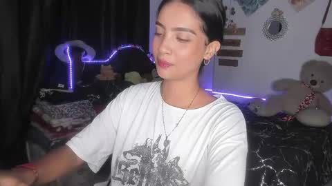 Im MiaIts my first day here  online show from 18, 2, 2025