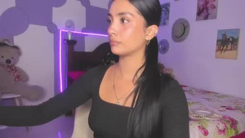 Im MiaIts my first day here  online show from 11, 3, 2025