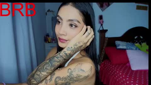 Im MiaIts my first day here  online show from 22, 12, 2025