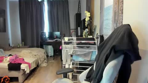 stefany_and_bettany online show from 24, 6, 2026