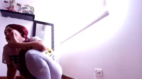stefany_rojas online show from 4, 8, 2026