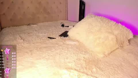 steffany_lopez_ online show from 6, 3, 2025