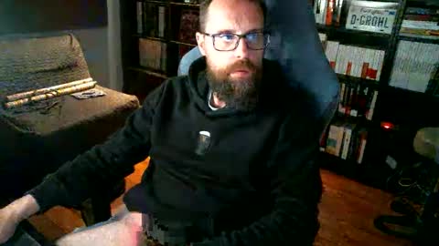 Snapshot of stefffg chatting on 7, 5, 2026 MeStef online show from 7, 5, 2026
