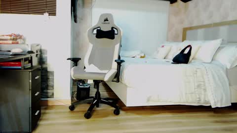 Zuly online show from 11, 3, 2025