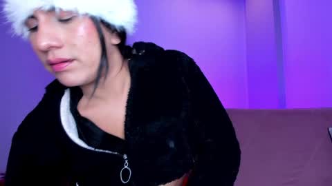 Stefany Bratz online show from 5, 4, 2026