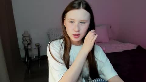 stella_sunny online show from 18, 12, 2024