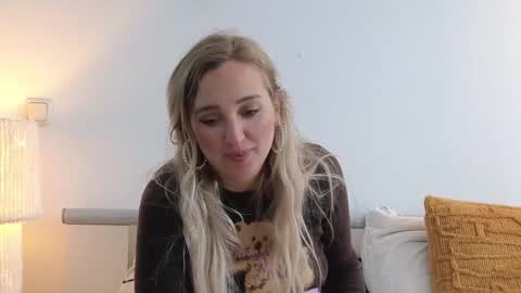 Snapshot of stellaflowerpower chatting on 6, 11, 2025 StellaFlowerPower online show from 6, 11, 2025