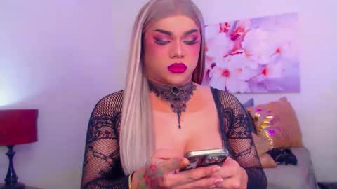 CALL ME STELLA online show from 26, 10, 2025