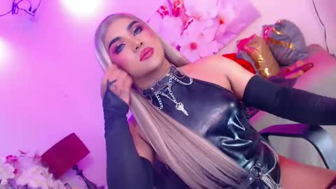 CALL ME STELLA online show from 25, 4, 2026