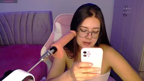 Snapshot of stepha_sweet chatting on 5, 1, 2025 Emma online show from 5, 1, 2025