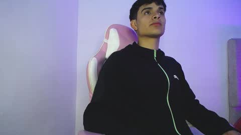 Snapshot of stepha_sweet chatting on 16, 9, 2025 Emma online show from 16, 9, 2025