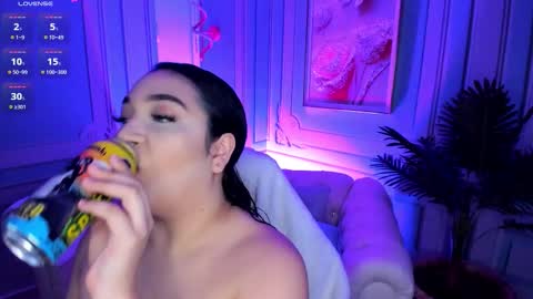 Snapshot of stephania_diamond chatting on 19, 12, 2025 online show from 19, 12, 2025