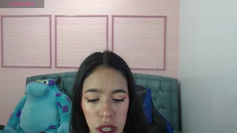 Stephania online show from 4, 2, 2025