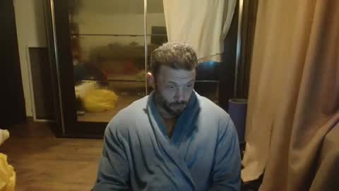 Snapshot of stevebulkzor chatting on 23, 11, 2025 Steve Oakenshield son of John son of Vasyl online show from 23, 11, 2025