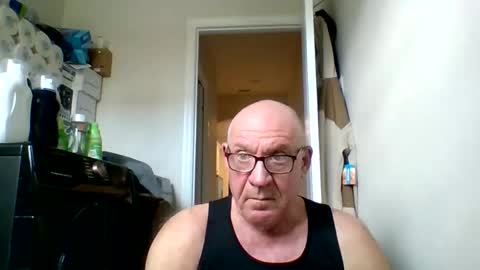 Snapshot of stevejons47 chatting on 18, 12, 2025 stevejons47 online show from 18, 12, 2025