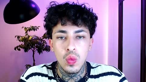 Daniel Steven Navarro online show from 4, 4, 2026