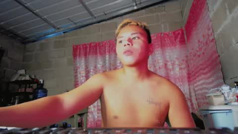 Snapshot of stfxrenz chatting on 22, 7, 2026 Renz online show from 22, 7, 2026