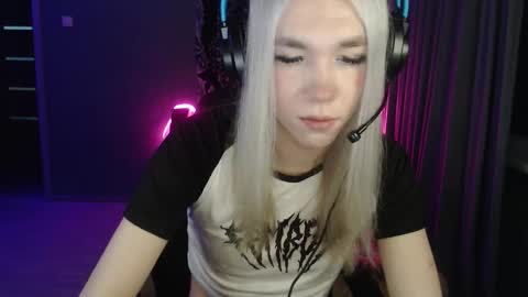 Snapshot of stiff_boys chatting on 4, 11, 2025 Steve online show from 4, 11, 2025