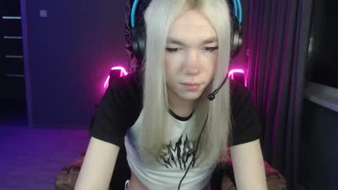 Snapshot of stiff_boys chatting on 5, 11, 2025 Steve online show from 5, 11, 2025