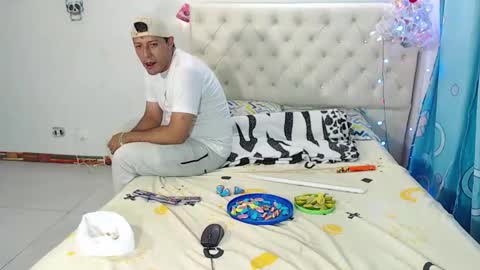 yuyuytoo online show from 31, 12, 2024