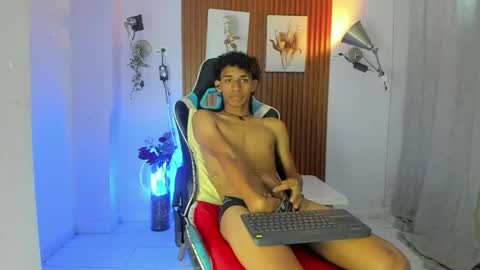 stiven_twink02 online show from 20, 4, 2026