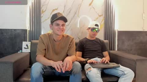 friends online show from 25, 4, 2026