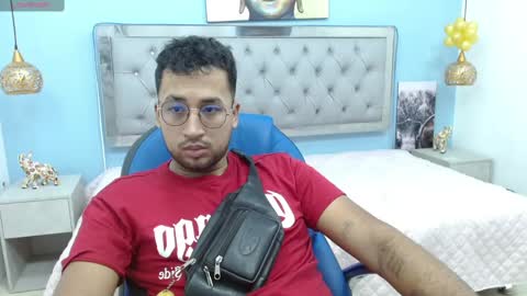 Snapshot of stivxtaczu chatting on 4, 12, 2024 STIV AND TACZU online show from 4, 12, 2024