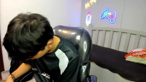 Stiwen online show from 3, 12, 2025