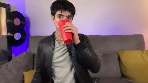 Stolas online show from 5, 3, 2026