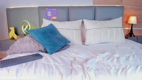 Stone Lee  online show from 28, 12, 2024