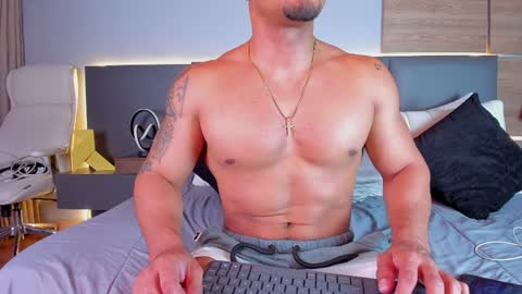 Stone Lee  online show from 28, 1, 2025