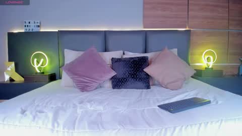 Stone Lee  online show from 9, 9, 2025