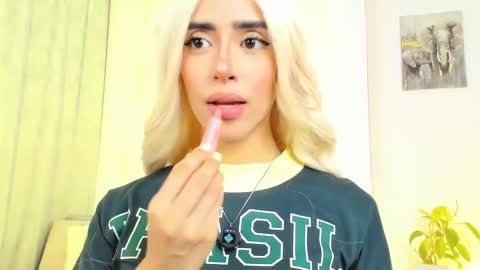 Snapshot of stormirusso chatting on 8, 10, 2025 Mar online show from 8, 10, 2025