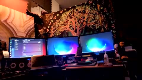 Str8 online show from 14, 10, 2025