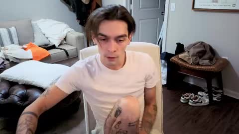 str8whiteboy21 online show from 4, 6, 2026