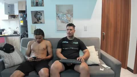 Snapshot of straight__friends chatting on 9, 6, 2026 straight__friends online show from 9, 6, 2026