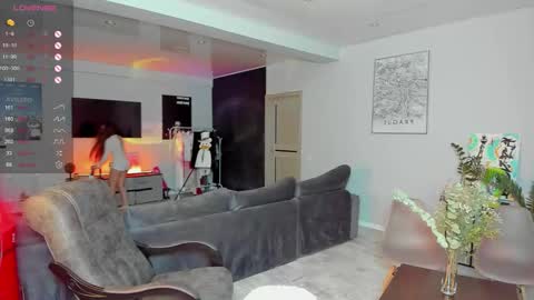 Laura online show from 12, 11, 2025