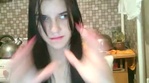 Strawberry Storm online show from 31, 10, 2025