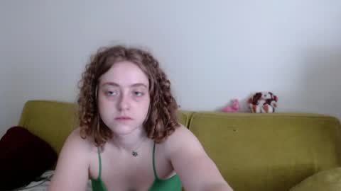 Strawberrylotsacake online show from 29, 4, 2026
