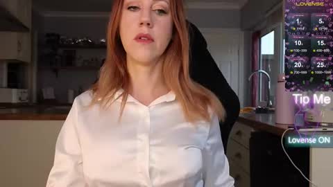 Snapshot of stripmequick chatting on 28, 11, 2025 Amorina online show from 28, 11, 2025