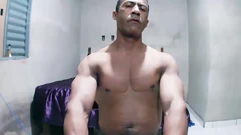 strongdaddyfantastic online show from 26, 4, 2026