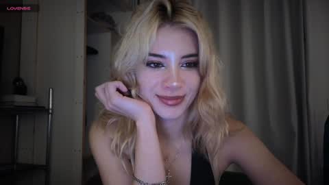 Sofa online show from 11, 4, 2026