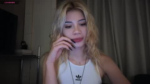 Sofa online show from 16, 4, 2026